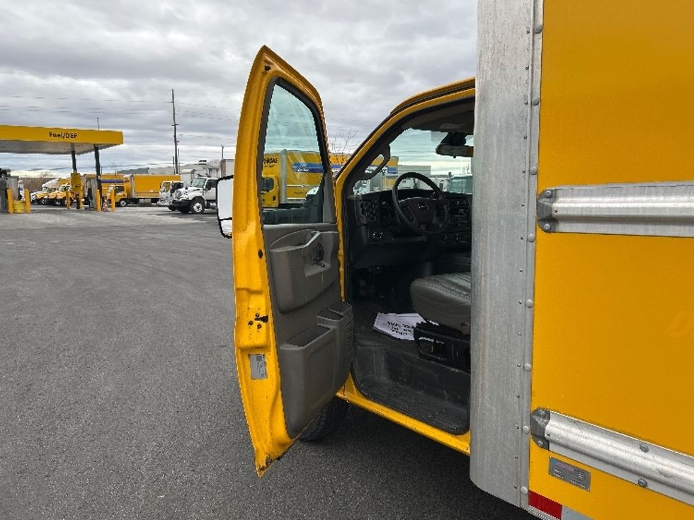 Light Duty Box Truck-Light and Medium Duty Trucks-GMC-2022-Savana G33903-Boise-ID-108,361\n\t\tmiles-$ 28,500 - Image 16