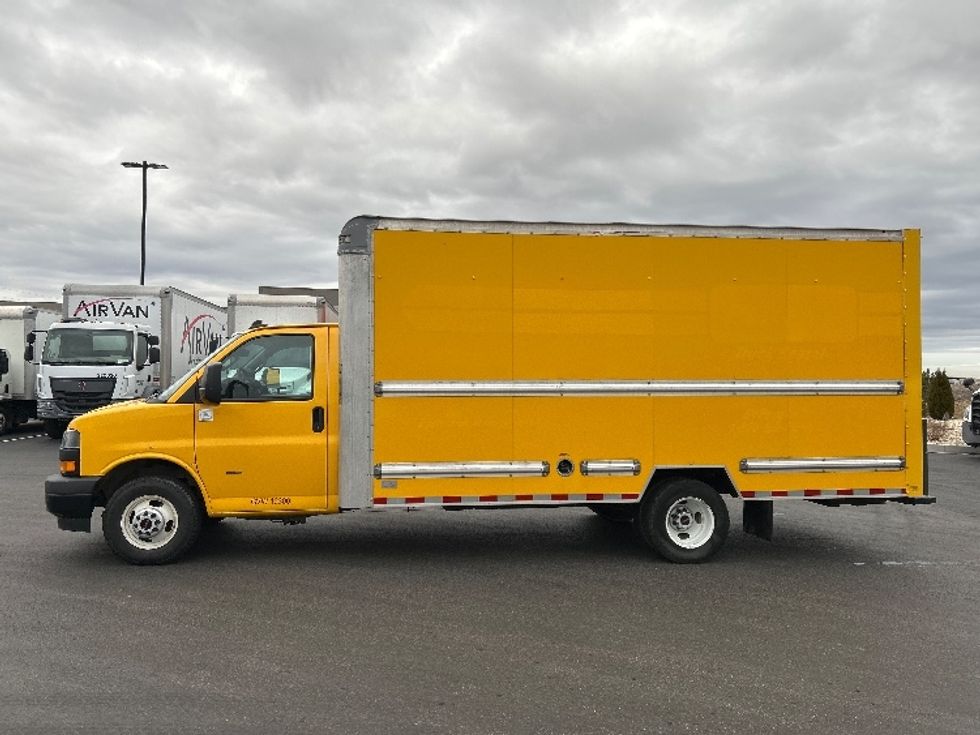Light Duty Box Truck-Light and Medium Duty Trucks-GMC-2022-Savana G33903-Boise-ID-108,361\n\t\tmiles-$ 28,500 - Image 4