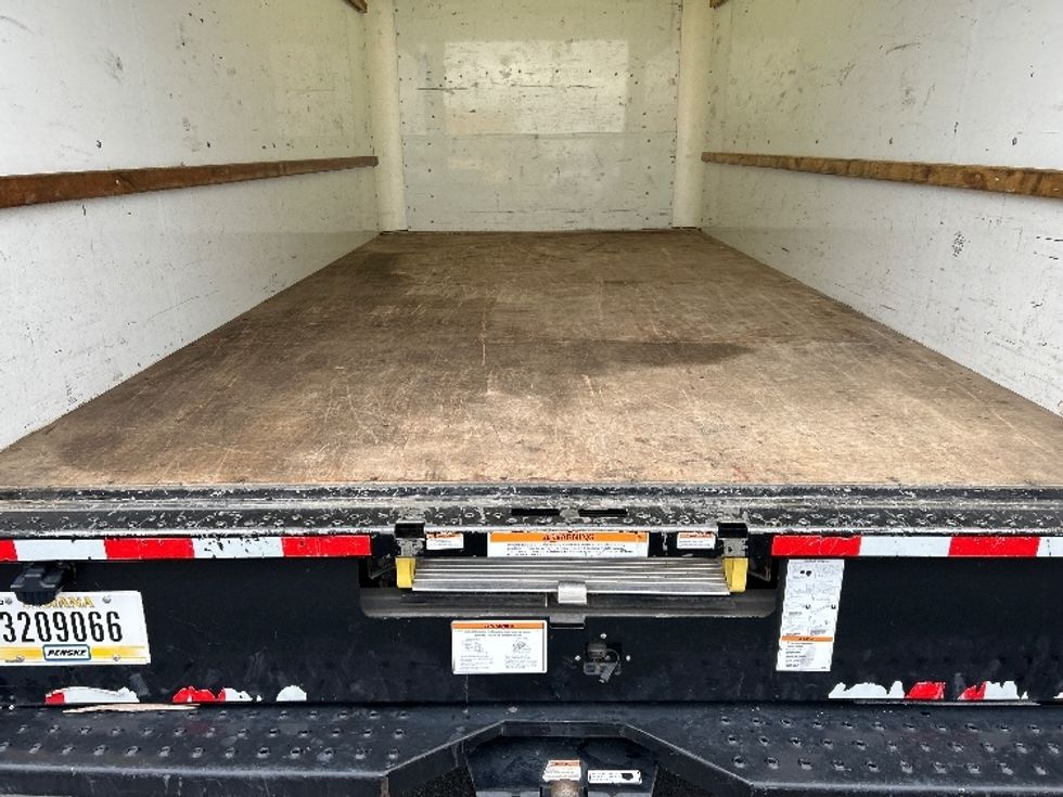 Light Duty Box Truck-Light and Medium Duty Trucks-GMC-2022-Savana G33903-Boise-ID-86,025\n\t\tmiles-$ 31,500 - Image 10