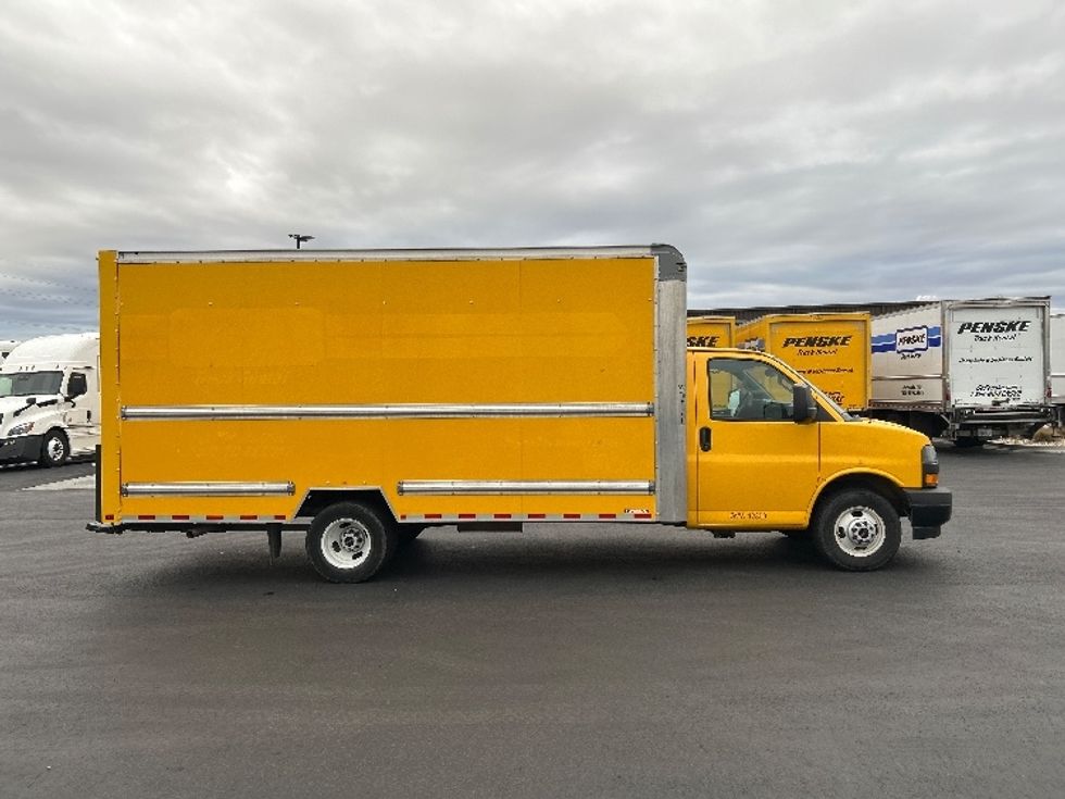 Light Duty Box Truck-Light and Medium Duty Trucks-GMC-2022-Savana G33903-Boise-ID-86,025\n\t\tmiles-$ 31,500 - Image 15