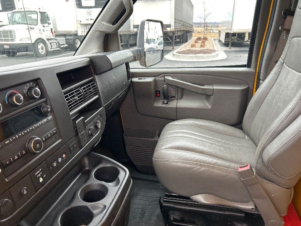 Light Duty Box Truck-Light and Medium Duty Trucks-GMC-2022-Savana G33903-Boise-ID-86,025\n\t\tmiles-$ 31,500 - Image 19