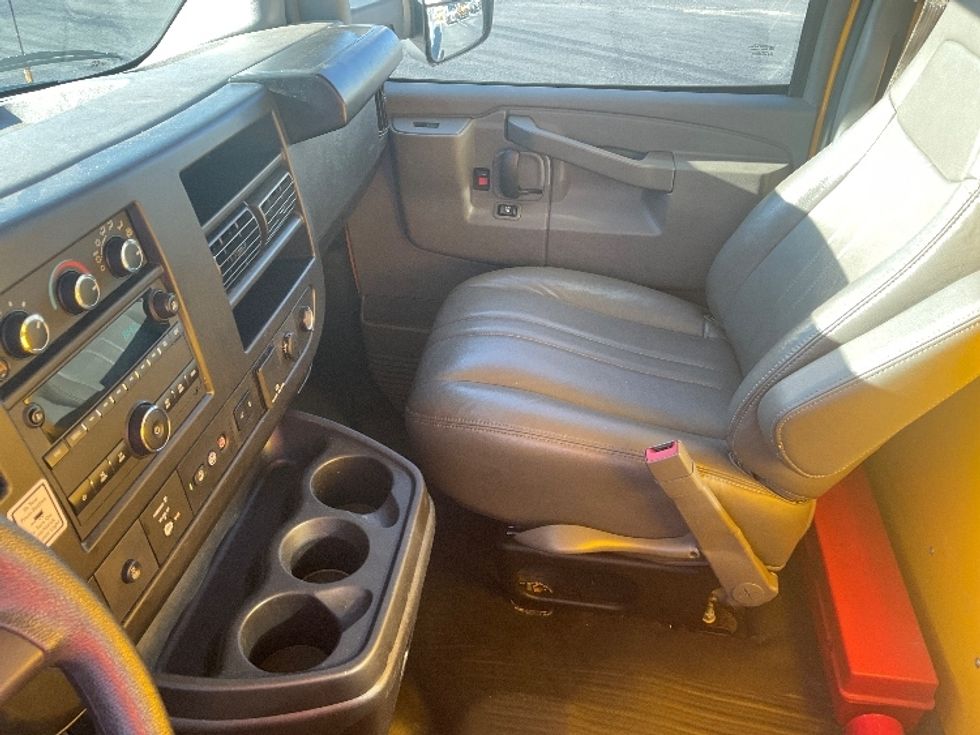Light Duty Box Truck-Light and Medium Duty Trucks-GMC-2022-Savana G33903-Boise-ID-93,379\n\t\tmiles-$ 28,250 - Image 18