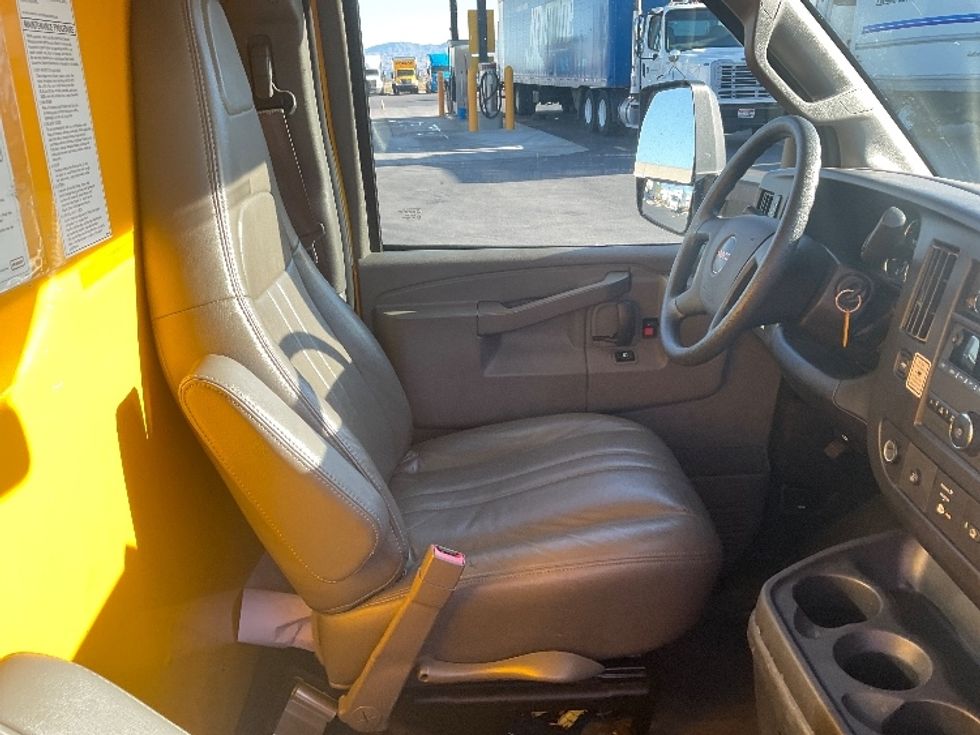 Light Duty Box Truck-Light and Medium Duty Trucks-GMC-2022-Savana G33903-Boise-ID-93,379\n\t\tmiles-$ 28,250 - Image 21