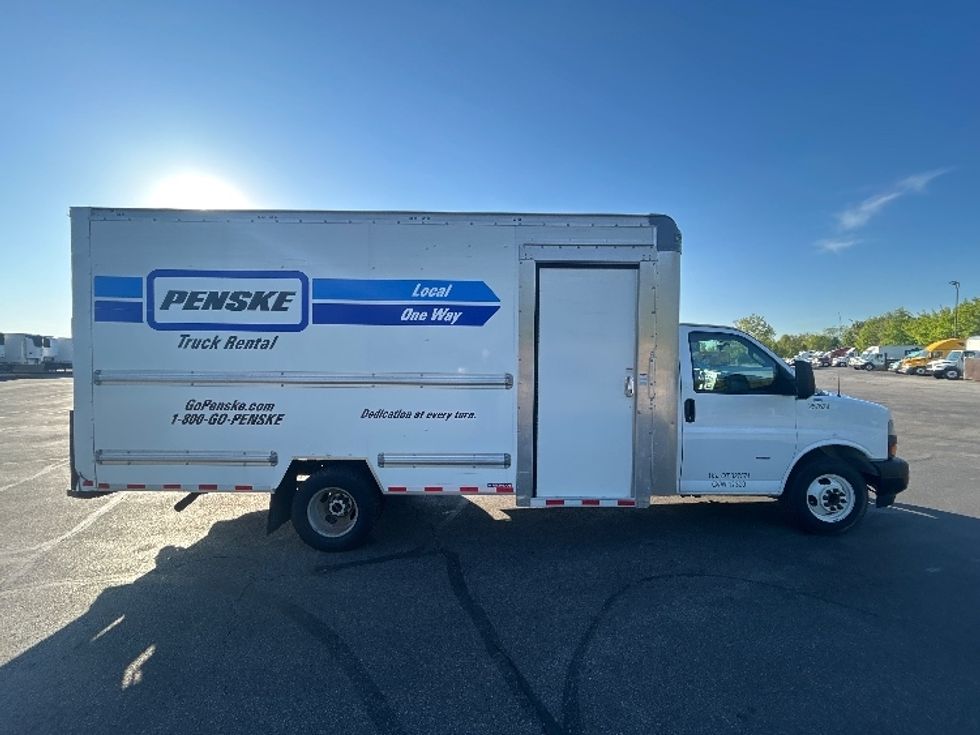 Light Duty Box Truck-Light and Medium Duty Trucks-GMC-2022-Savana G33903-Brook Park-OH-61,373\n\t\tmiles-$ 36,500 - Image 15