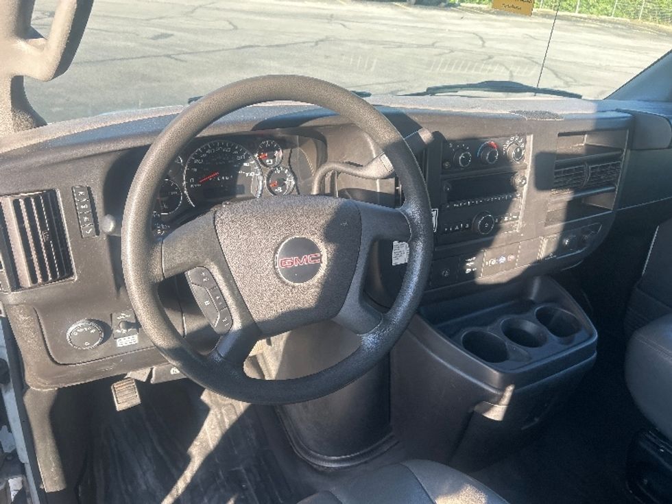 Light Duty Box Truck-Light and Medium Duty Trucks-GMC-2022-Savana G33903-Brook Park-OH-61,373\n\t\tmiles-$ 36,500 - Image 18
