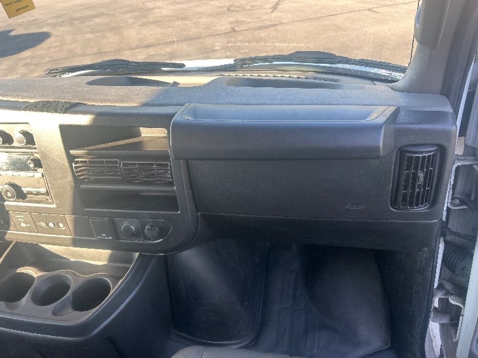 Light Duty Box Truck-Light and Medium Duty Trucks-GMC-2022-Savana G33903-Brook Park-OH-61,373\n\t\tmiles-$ 36,500 - Image 21
