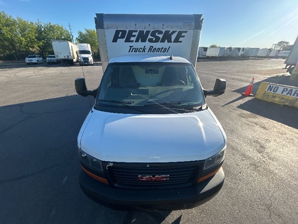 Light Duty Box Truck-Light and Medium Duty Trucks-GMC-2022-Savana G33903-Brook Park-OH-61,373\n\t\tmiles-$ 36,500 - Image 26