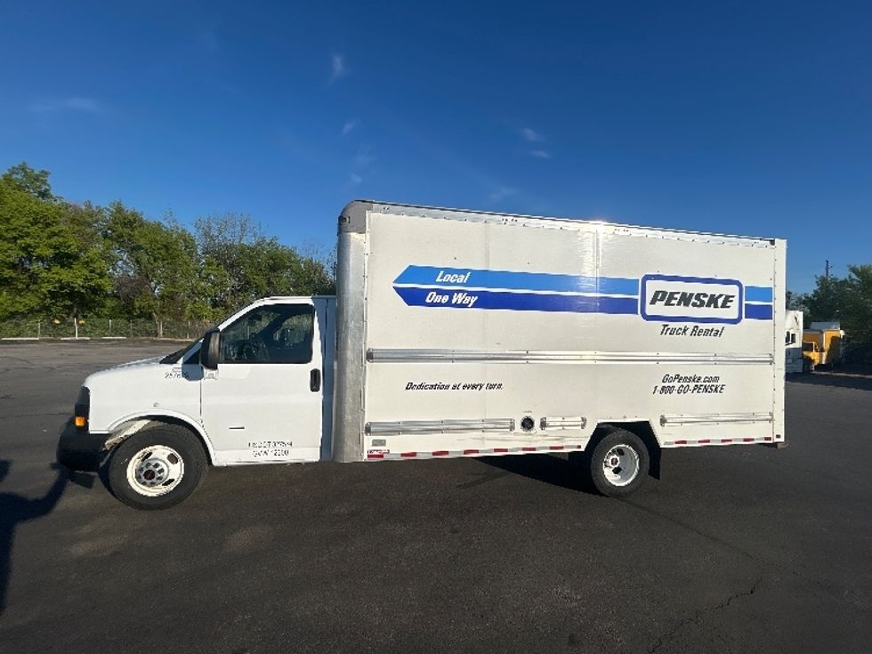 Light Duty Box Truck-Light and Medium Duty Trucks-GMC-2022-Savana G33903-Brook Park-OH-61,373\n\t\tmiles-$ 36,500 - Image 4