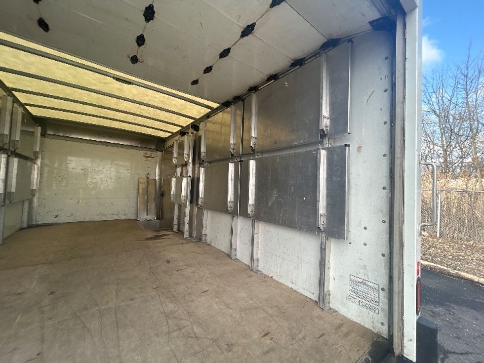 Light Duty Box Truck-Light and Medium Duty Trucks-GMC-2022-Savana G33903-Brook Park-OH-62,132\n\t\tmiles-$ 38,500 - Image 12