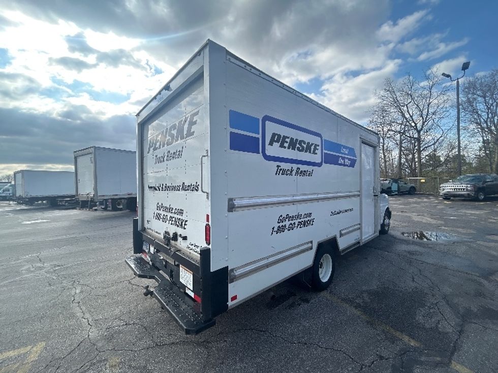 Light Duty Box Truck-Light and Medium Duty Trucks-GMC-2022-Savana G33903-Brook Park-OH-62,132\n\t\tmiles-$ 38,500 - Image 13