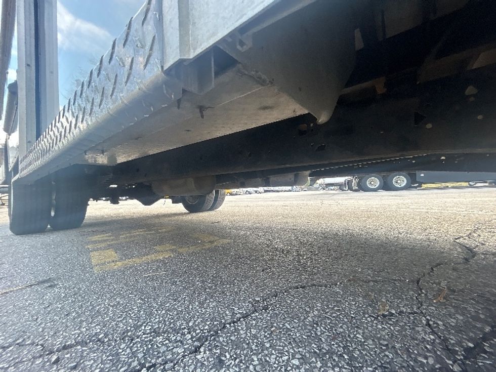 Light Duty Box Truck-Light and Medium Duty Trucks-GMC-2022-Savana G33903-Brook Park-OH-62,132\n\t\tmiles-$ 38,500 - Image 14