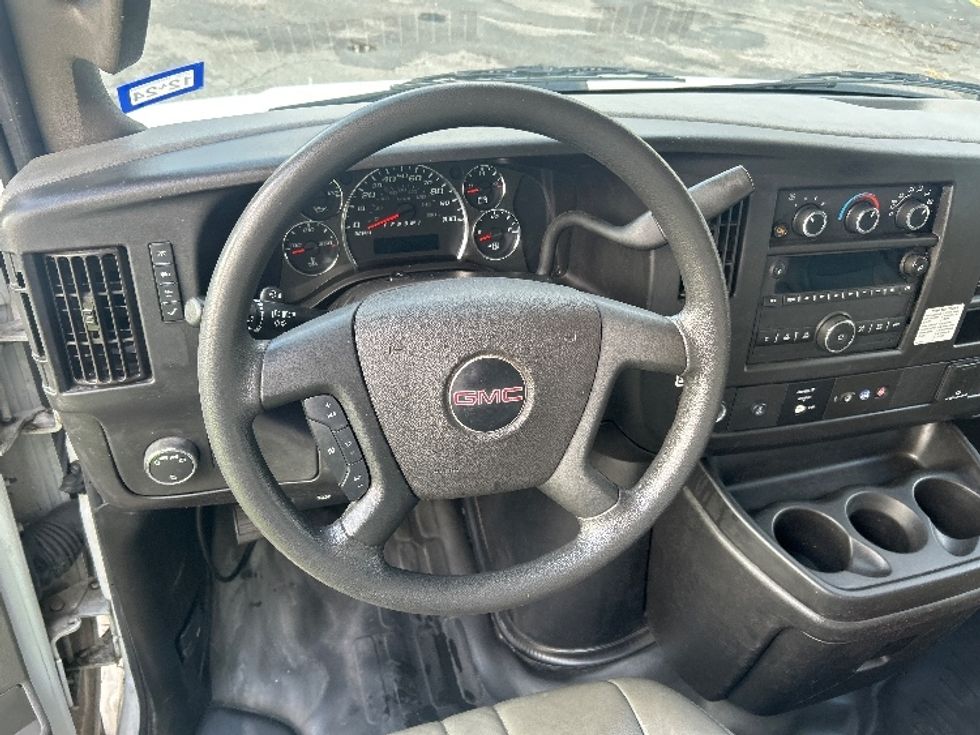 Light Duty Box Truck-Light and Medium Duty Trucks-GMC-2022-Savana G33903-Brook Park-OH-62,132\n\t\tmiles-$ 38,500 - Image 18