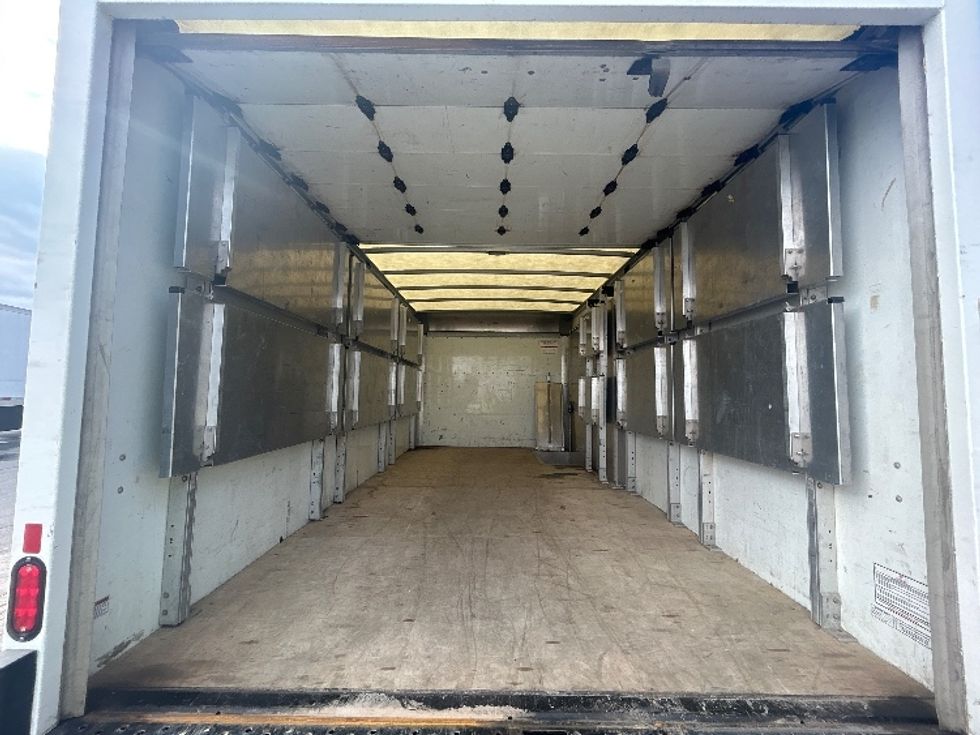 Light Duty Box Truck-Light and Medium Duty Trucks-GMC-2022-Savana G33903-Brook Park-OH-62,132\n\t\tmiles-$ 38,500 - Image 9