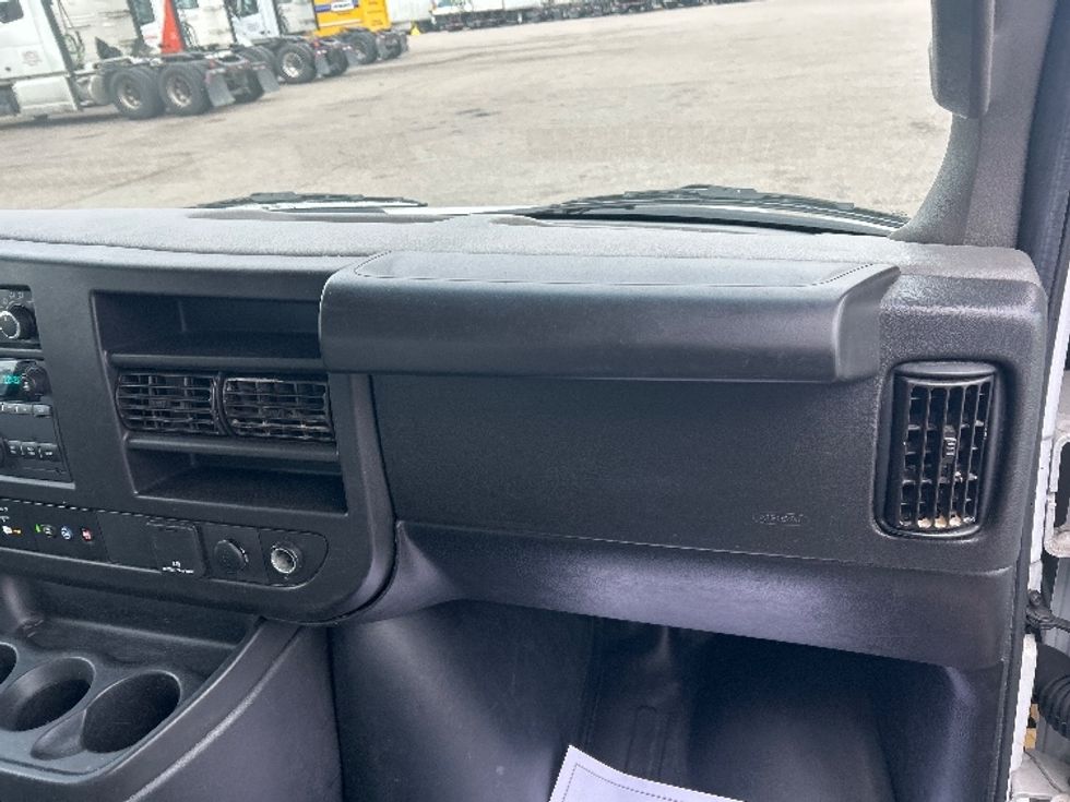 Light Duty Box Truck-Light and Medium Duty Trucks-GMC-2022-Savana G33903-Brooklyn Park-MN-100,298\n\t\tmiles-$ 32,500 - Image 20