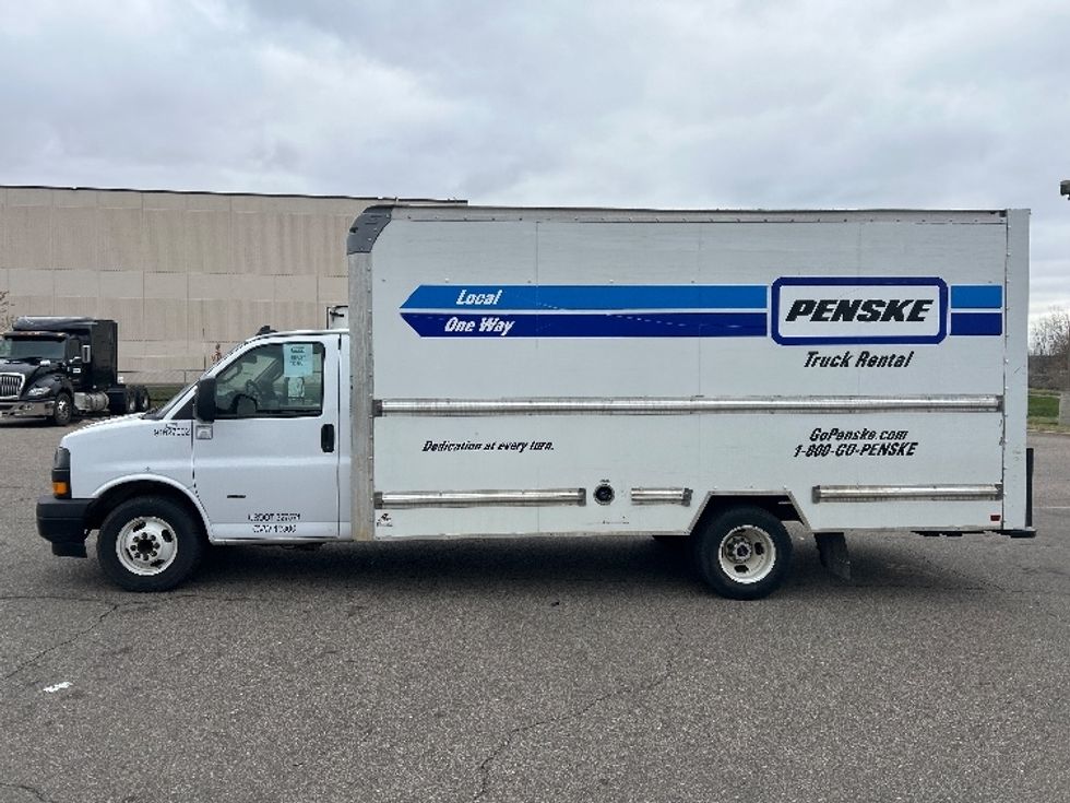 Light Duty Box Truck-Light and Medium Duty Trucks-GMC-2022-Savana G33903-Brooklyn Park-MN-100,298\n\t\tmiles-$ 32,500 - Image 4
