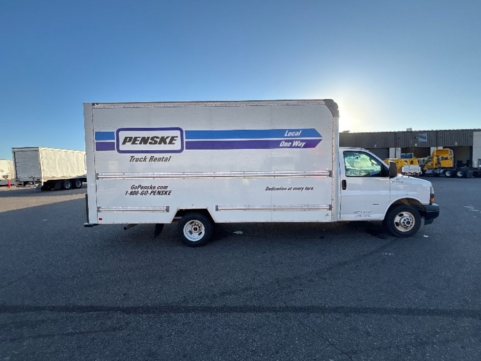 Light Duty Box Truck-Light and Medium Duty Trucks-GMC-2022-Savana G33903-Brooklyn Park-MN-127,058\n\t\tmiles-$ 27,250 - Image 15