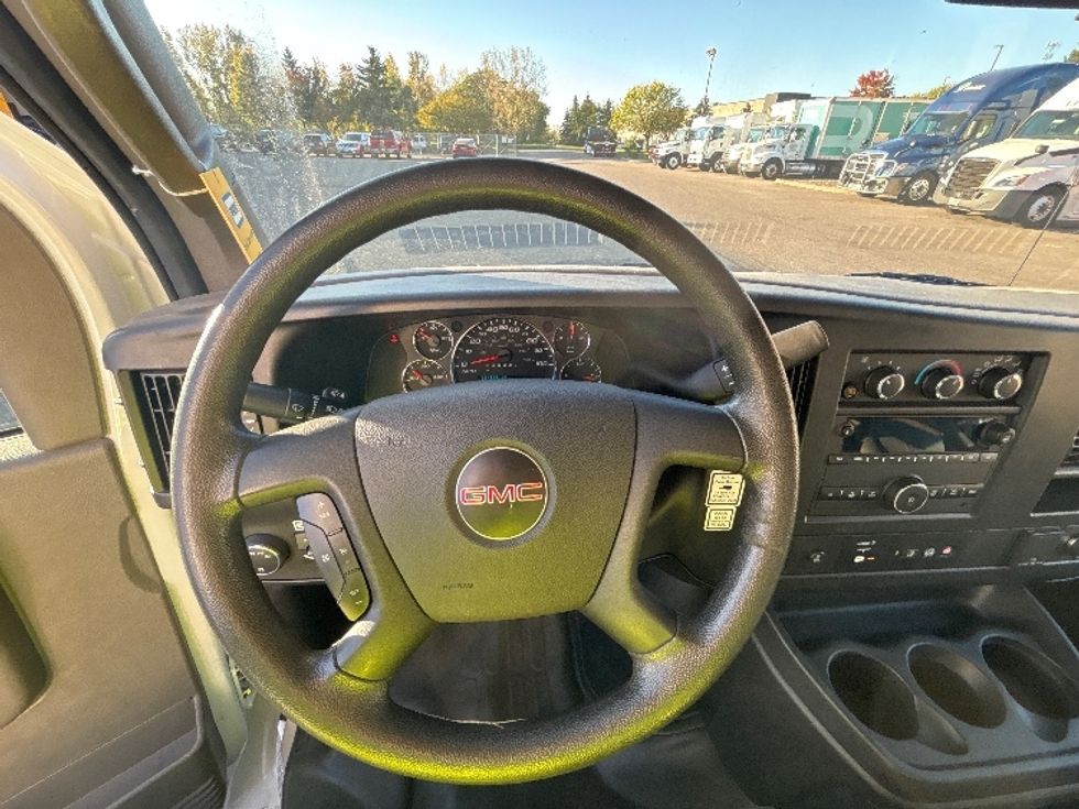 Light Duty Box Truck-Light and Medium Duty Trucks-GMC-2022-Savana G33903-Brooklyn Park-MN-127,058\n\t\tmiles-$ 27,250 - Image 18