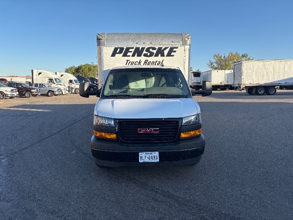 Light Duty Box Truck-Light and Medium Duty Trucks-GMC-2022-Savana G33903-Brooklyn Park-MN-127,058\n\t\tmiles-$ 27,250 - Image 2