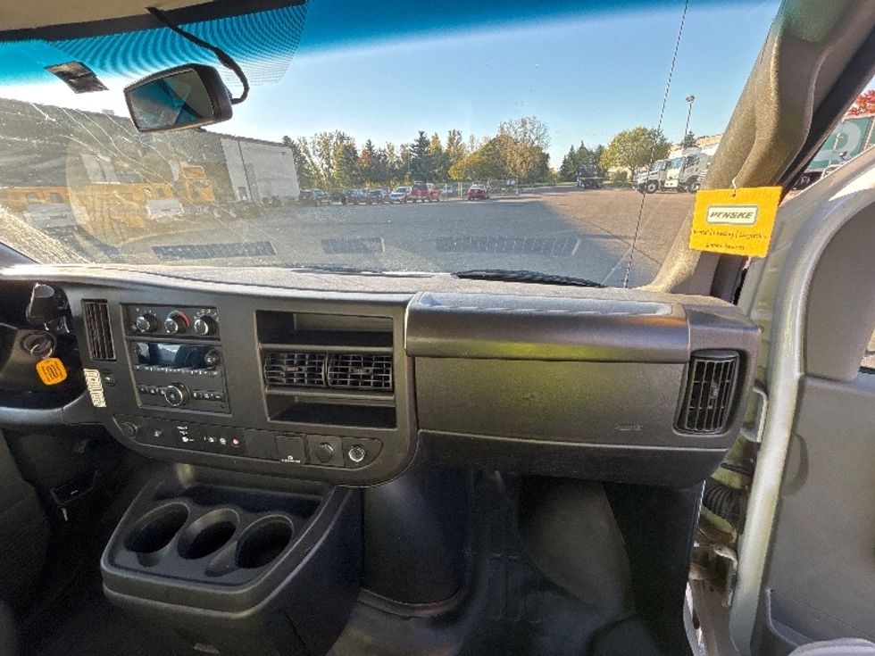Light Duty Box Truck-Light and Medium Duty Trucks-GMC-2022-Savana G33903-Brooklyn Park-MN-127,058\n\t\tmiles-$ 27,250 - Image 21