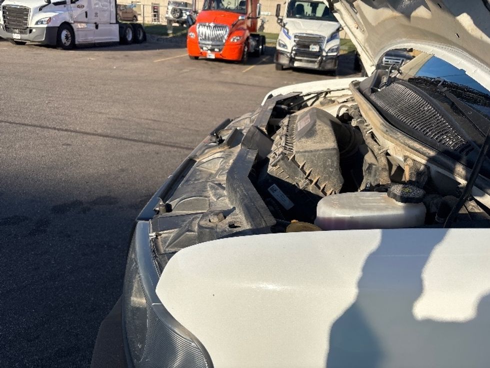 Light Duty Box Truck-Light and Medium Duty Trucks-GMC-2022-Savana G33903-Brooklyn Park-MN-127,058\n\t\tmiles-$ 27,250 - Image 24