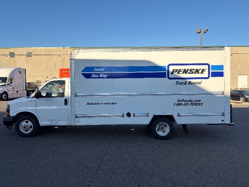 Light Duty Box Truck-Light and Medium Duty Trucks-GMC-2022-Savana G33903-Brooklyn Park-MN-127,058\n\t\tmiles-$ 27,250 - Image 4