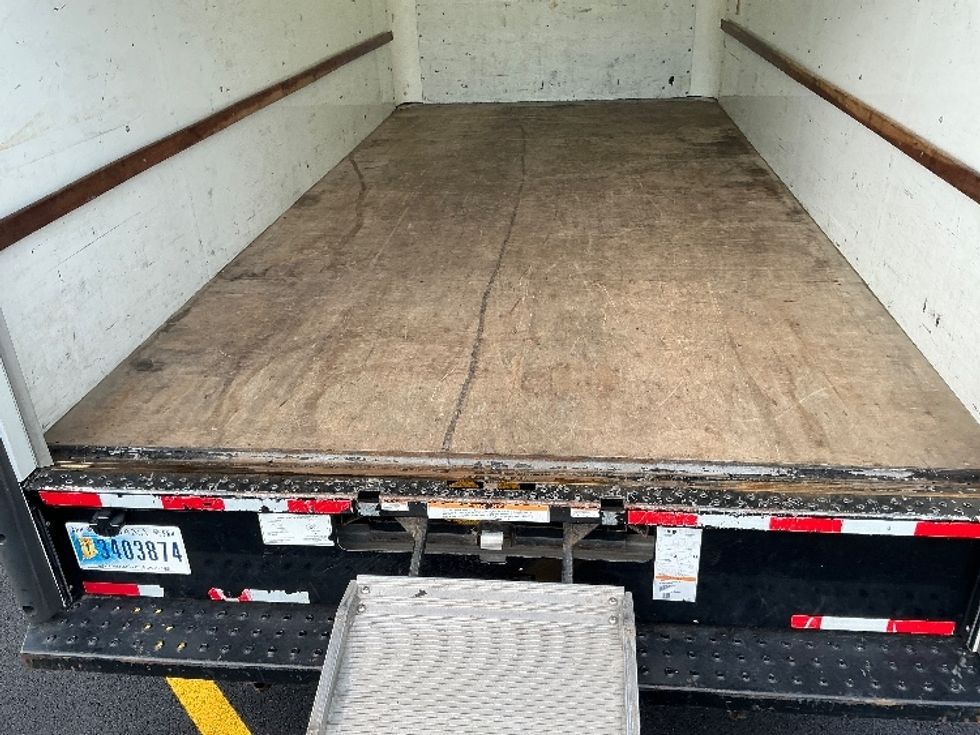 Light Duty Box Truck-Light and Medium Duty Trucks-GMC-2022-Savana G33903-Brooklyn Park-MN-128,173\n\t\tmiles-$ 26,750 - Image 10