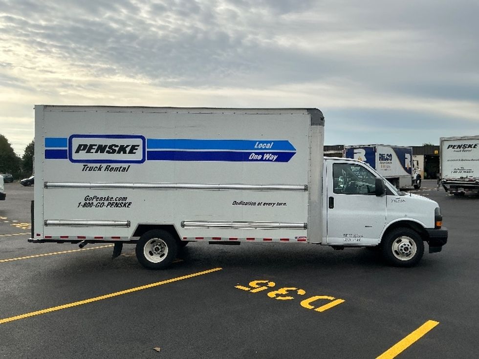 Light Duty Box Truck-Light and Medium Duty Trucks-GMC-2022-Savana G33903-Brooklyn Park-MN-128,173\n\t\tmiles-$ 26,750 - Image 15