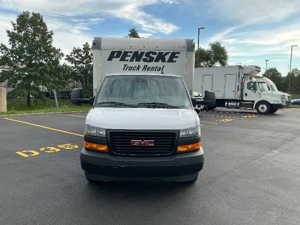 Light Duty Box Truck-Light and Medium Duty Trucks-GMC-2022-Savana G33903-Brooklyn Park-MN-128,173\n\t\tmiles-$ 26,750 - Image 2