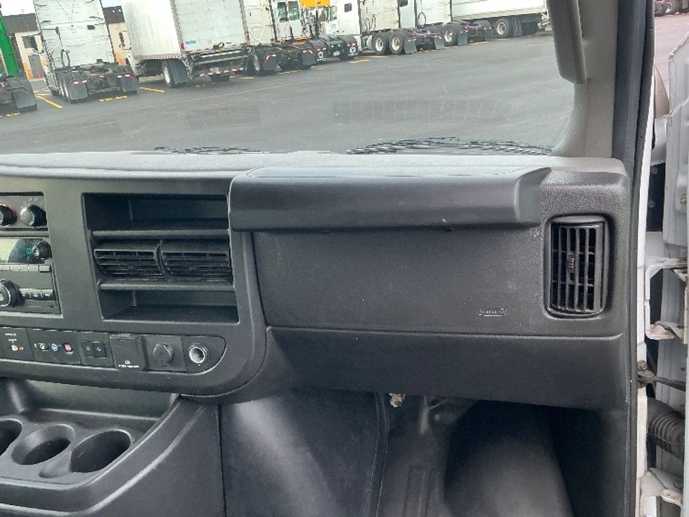 Light Duty Box Truck-Light and Medium Duty Trucks-GMC-2022-Savana G33903-Brooklyn Park-MN-128,173\n\t\tmiles-$ 26,750 - Image 21