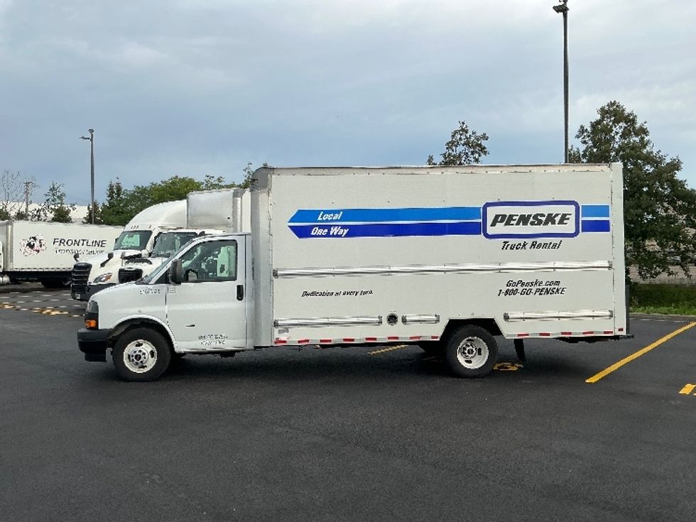 Light Duty Box Truck-Light and Medium Duty Trucks-GMC-2022-Savana G33903-Brooklyn Park-MN-128,173\n\t\tmiles-$ 26,750 - Image 4