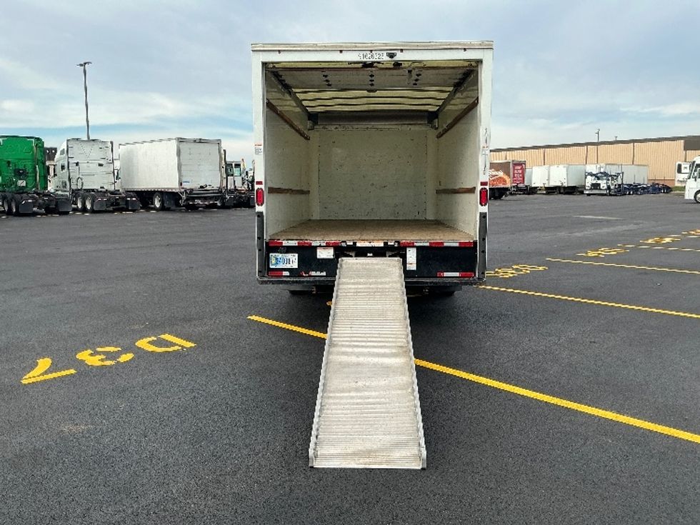 Light Duty Box Truck-Light and Medium Duty Trucks-GMC-2022-Savana G33903-Brooklyn Park-MN-128,173\n\t\tmiles-$ 26,750 - Image 9