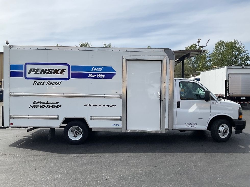 Light Duty Box Truck-Light and Medium Duty Trucks-GMC-2022-Savana G33903-Brooklyn Park-MN-39,107\n\t\tmiles-$ 42,000 - Image 14