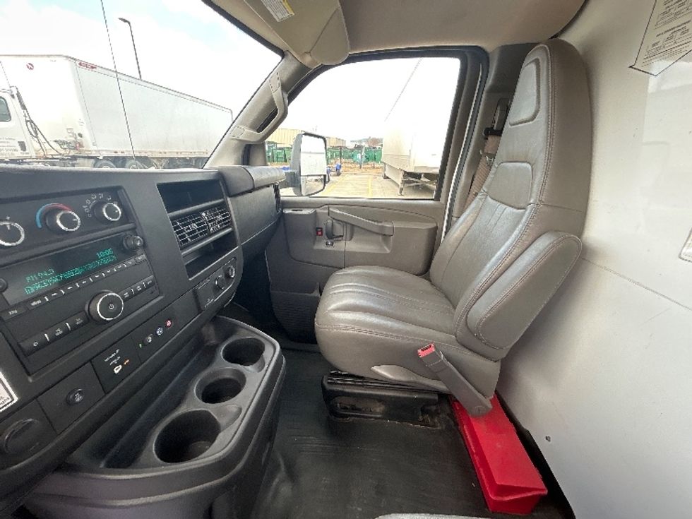 Light Duty Box Truck-Light and Medium Duty Trucks-GMC-2022-Savana G33903-Brooklyn Park-MN-39,107\n\t\tmiles-$ 42,000 - Image 18