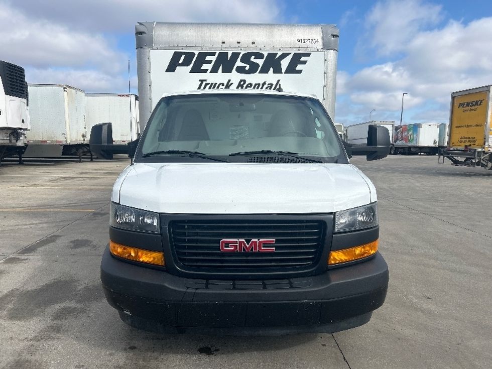 Light Duty Box Truck-Light and Medium Duty Trucks-GMC-2022-Savana G33903-Brooklyn Park-MN-39,107\n\t\tmiles-$ 42,000 - Image 2