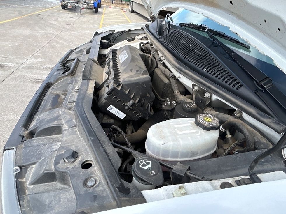 Light Duty Box Truck-Light and Medium Duty Trucks-GMC-2022-Savana G33903-Brooklyn Park-MN-39,107\n\t\tmiles-$ 42,000 - Image 23