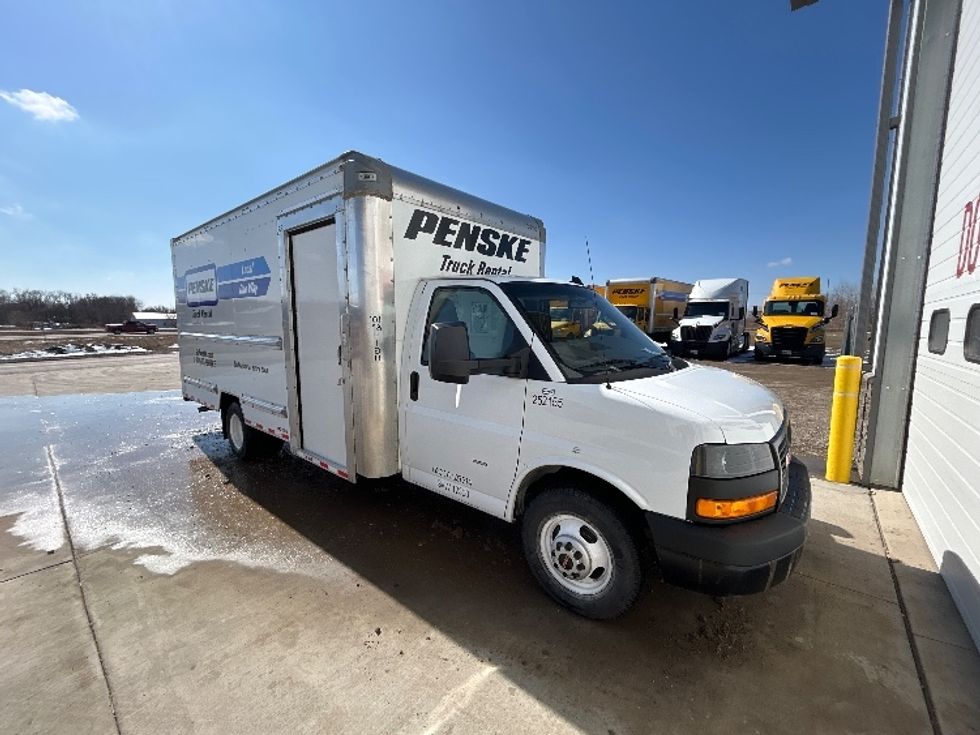 Light Duty Box Truck-Light and Medium Duty Trucks-GMC-2022-Savana G33903-Brooklyn Park-MN-43,492\n\t\tmiles-$ 42,750 - Image 1