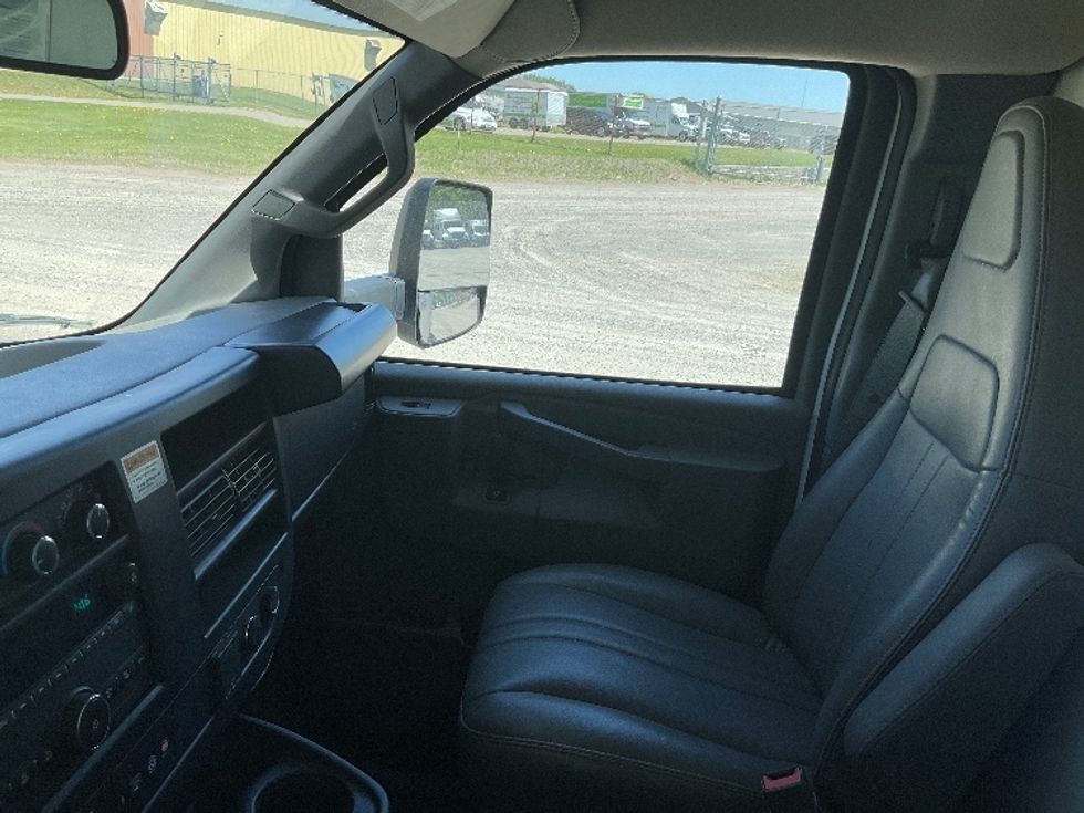 Light Duty Box Truck-Light and Medium Duty Trucks-GMC-2022-Savana G33903-Brooklyn Park-MN-46,797\n\t\tmiles-$ 41,500 - Image 19