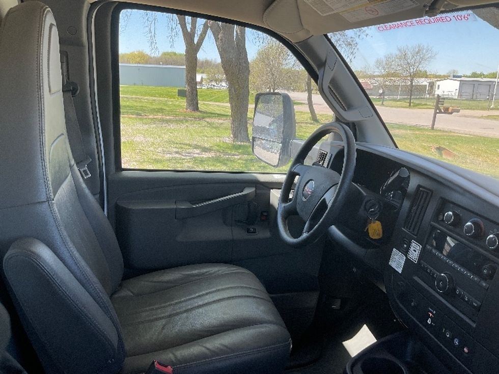 Light Duty Box Truck-Light and Medium Duty Trucks-GMC-2022-Savana G33903-Brooklyn Park-MN-46,797\n\t\tmiles-$ 41,500 - Image 22