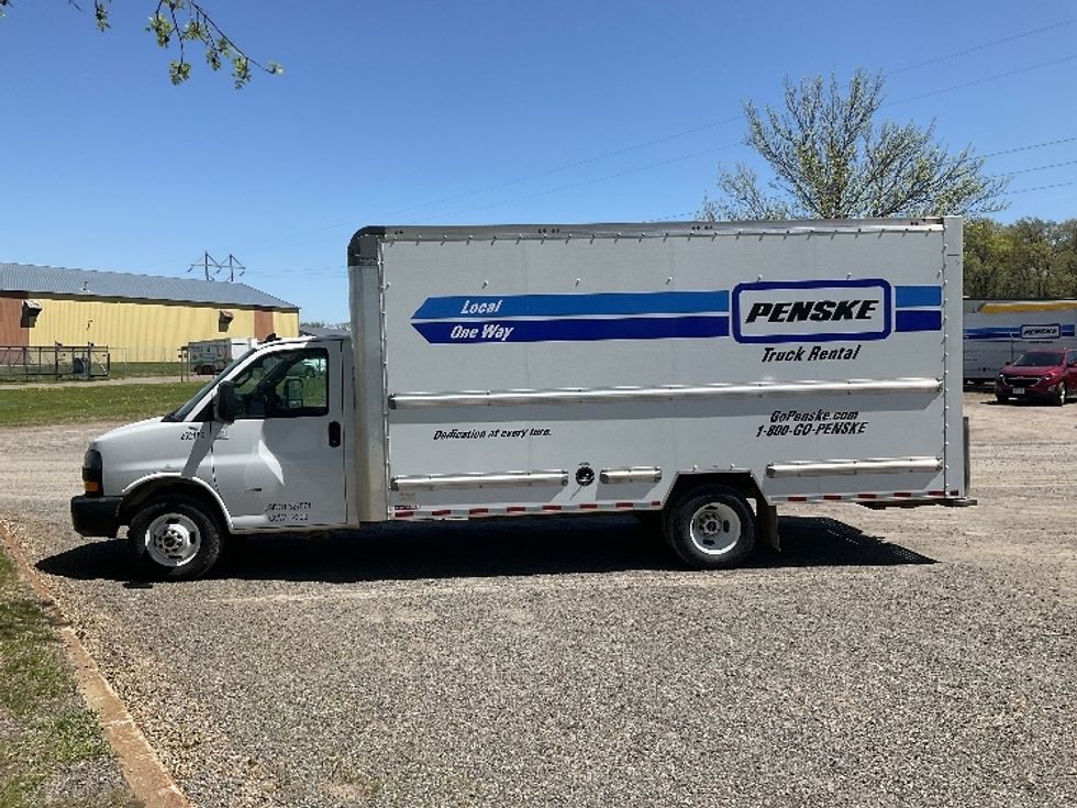 Light Duty Box Truck-Light and Medium Duty Trucks-GMC-2022-Savana G33903-Brooklyn Park-MN-46,797\n\t\tmiles-$ 41,500 - Image 4