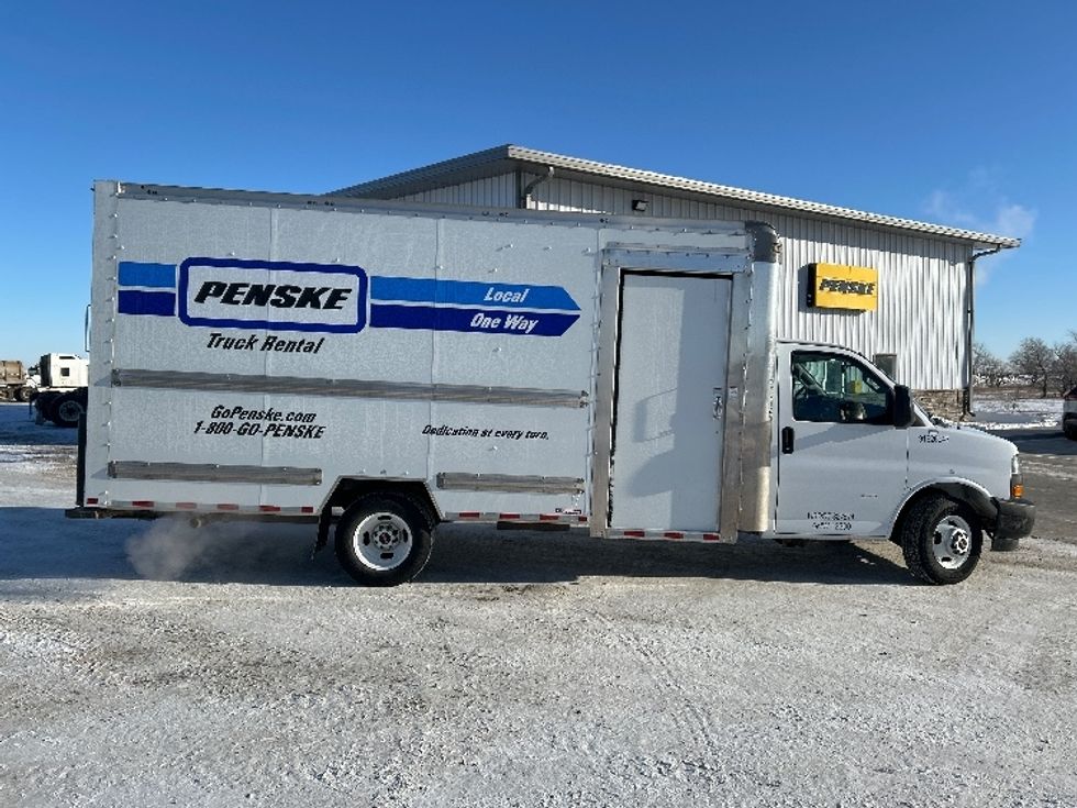 Light Duty Box Truck-Light and Medium Duty Trucks-GMC-2022-Savana G33903-Brooklyn Park-MN-58,321\n\t\tmiles-$ 43,000 - Image 15