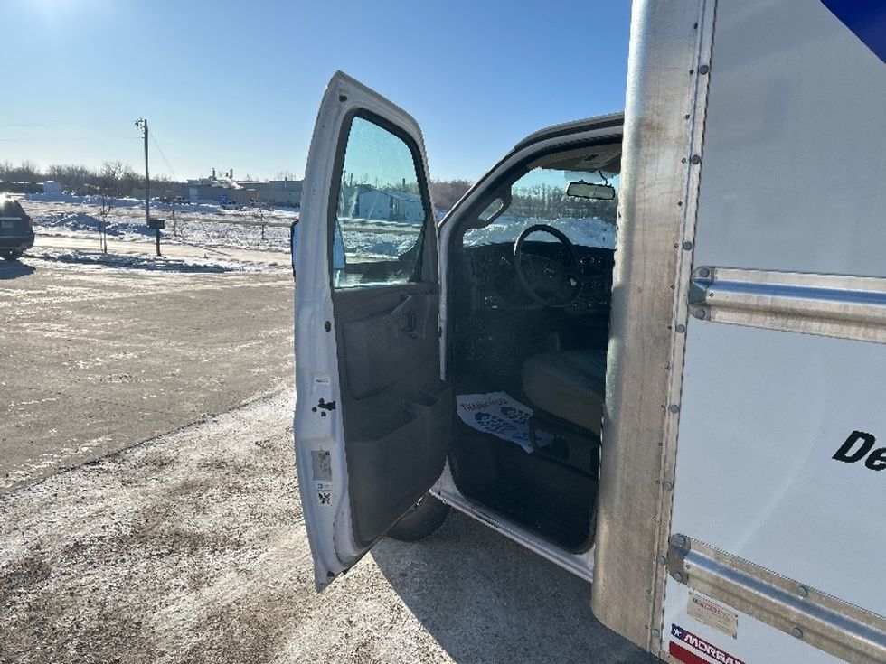 Light Duty Box Truck-Light and Medium Duty Trucks-GMC-2022-Savana G33903-Brooklyn Park-MN-58,321\n\t\tmiles-$ 43,000 - Image 16