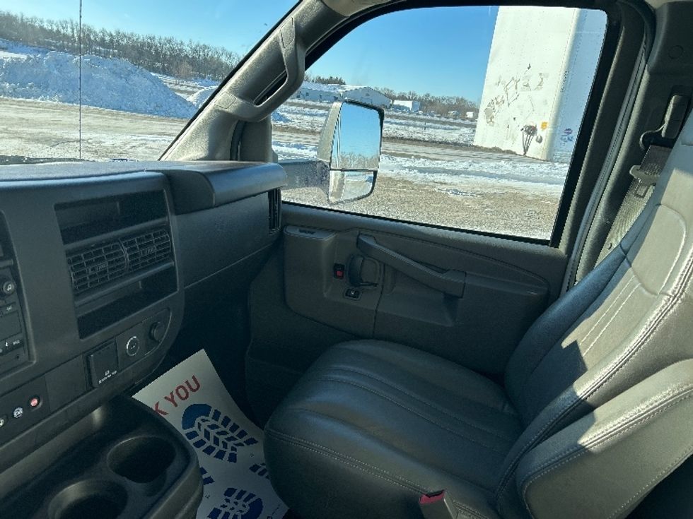Light Duty Box Truck-Light and Medium Duty Trucks-GMC-2022-Savana G33903-Brooklyn Park-MN-58,321\n\t\tmiles-$ 43,000 - Image 19