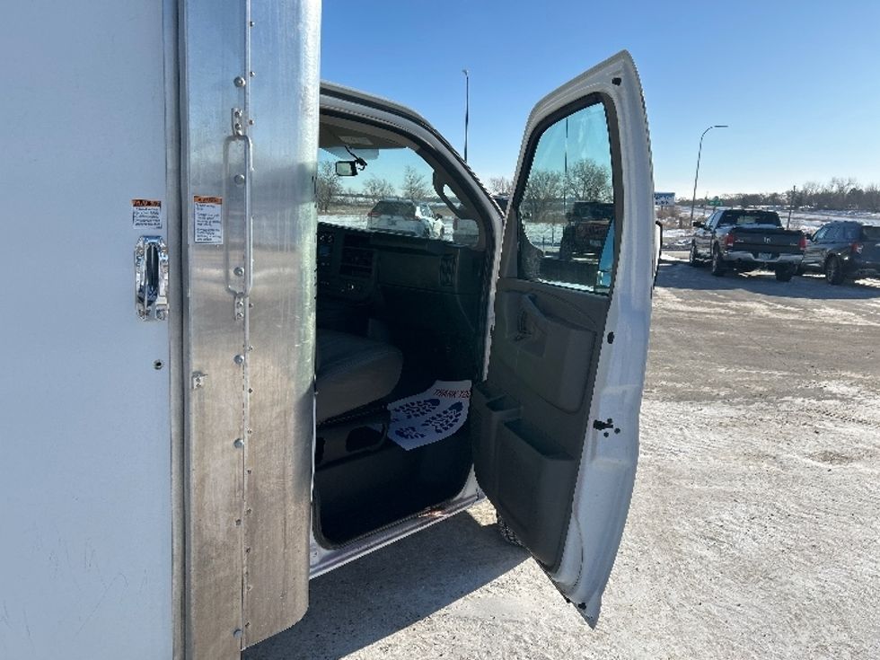 Light Duty Box Truck-Light and Medium Duty Trucks-GMC-2022-Savana G33903-Brooklyn Park-MN-58,321\n\t\tmiles-$ 43,000 - Image 20