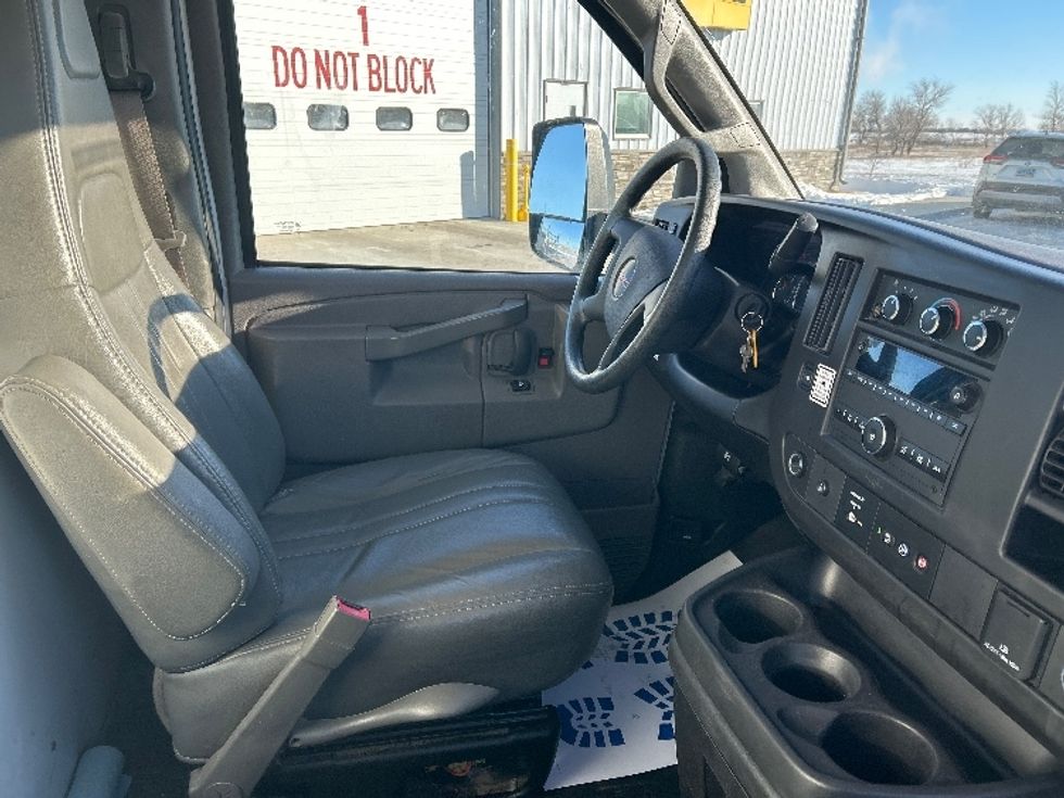 Light Duty Box Truck-Light and Medium Duty Trucks-GMC-2022-Savana G33903-Brooklyn Park-MN-58,321\n\t\tmiles-$ 43,000 - Image 22