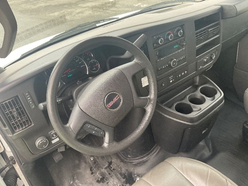 Light Duty Box Truck-Light and Medium Duty Trucks-GMC-2022-Savana G33903-Burlington-NJ-58,300\n\t\tmiles-$ 38,250 - Image 17