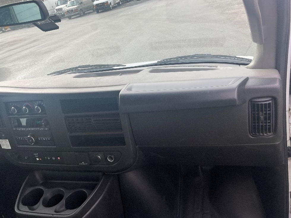 Light Duty Box Truck-Light and Medium Duty Trucks-GMC-2022-Savana G33903-Burlington-NJ-58,300\n\t\tmiles-$ 38,250 - Image 21