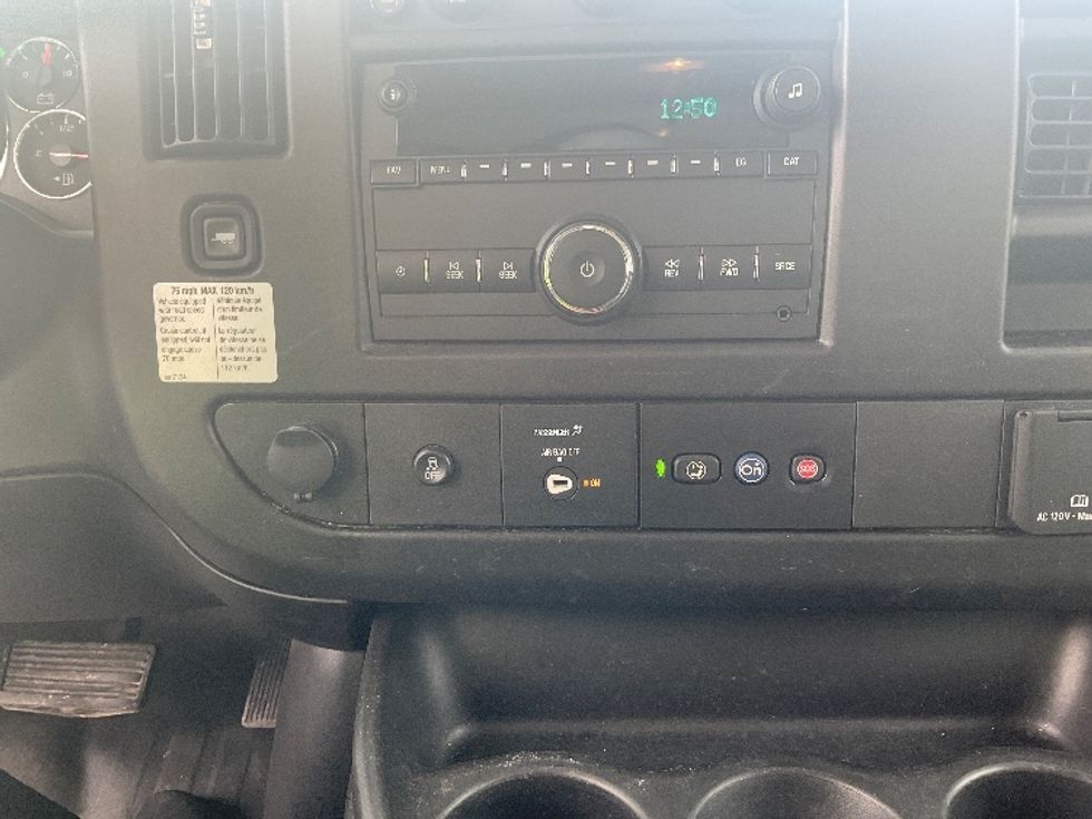 Light Duty Box Truck-Light and Medium Duty Trucks-GMC-2022-Savana G33903-Burlington-NJ-58,300\n\t\tmiles-$ 38,250 - Image 25