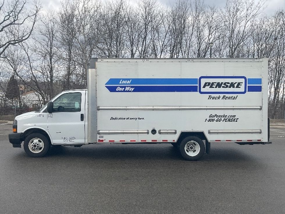 Light Duty Box Truck-Light and Medium Duty Trucks-GMC-2022-Savana G33903-Burlington-NJ-58,300\n\t\tmiles-$ 38,250 - Image 4