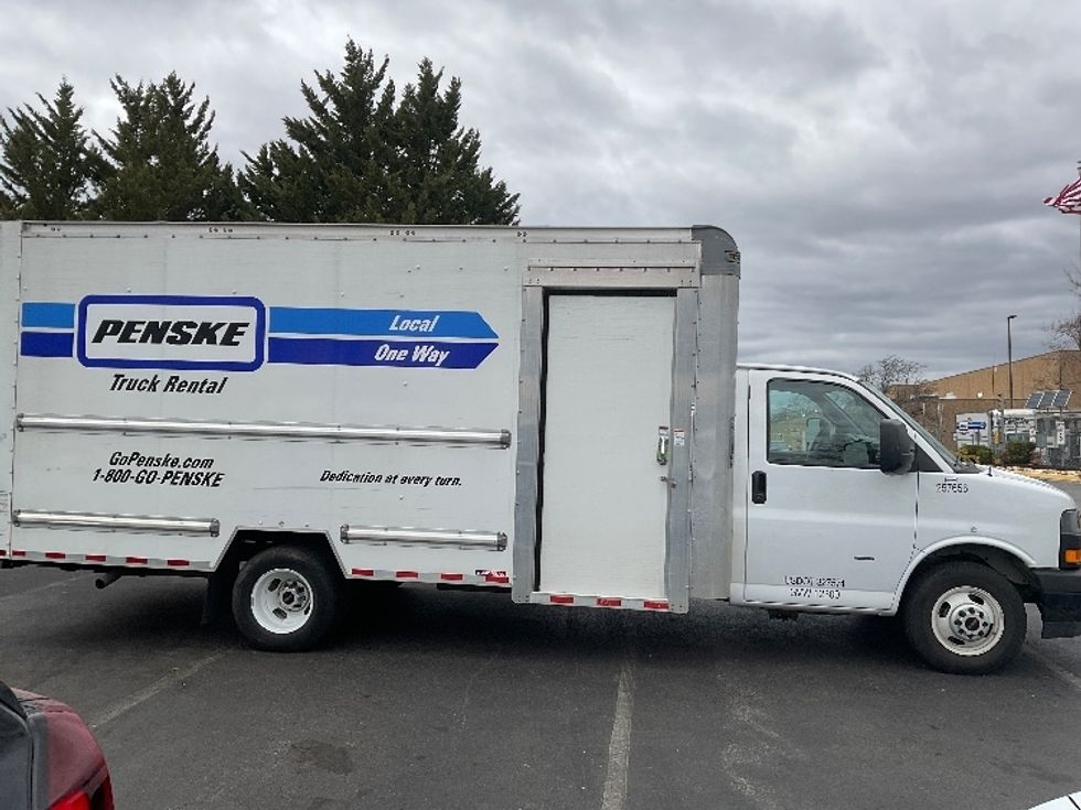 Light Duty Box Truck-Light and Medium Duty Trucks-GMC-2022-Savana G33903-Capitol Heights-MD-24,162\n\t\tmiles-$ 45,000 - Image 15