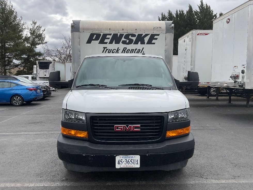 Light Duty Box Truck-Light and Medium Duty Trucks-GMC-2022-Savana G33903-Capitol Heights-MD-24,162\n\t\tmiles-$ 45,000 - Image 2